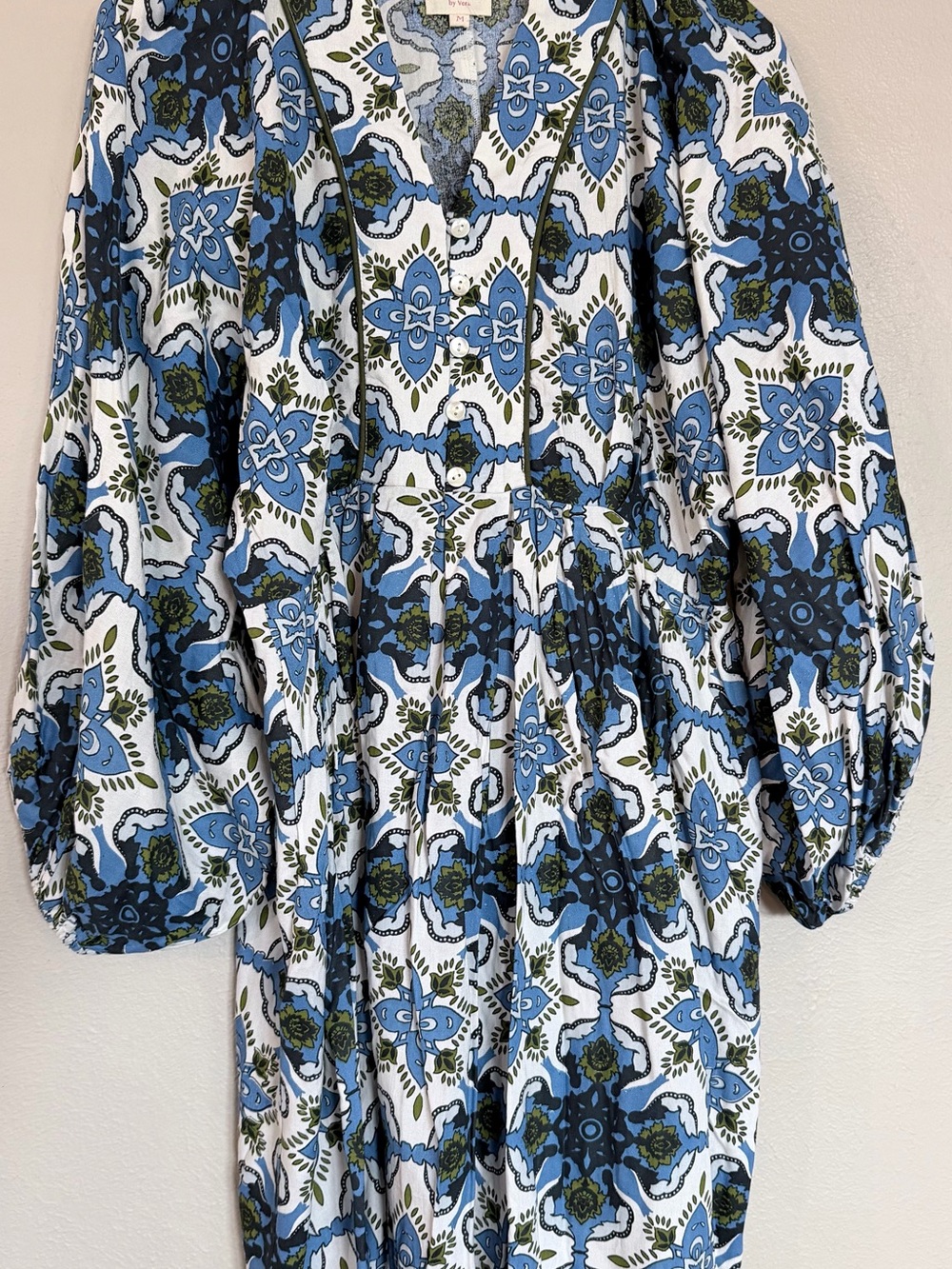 Beyond by Vera NWOT Blue Floral Print Women's Dress
